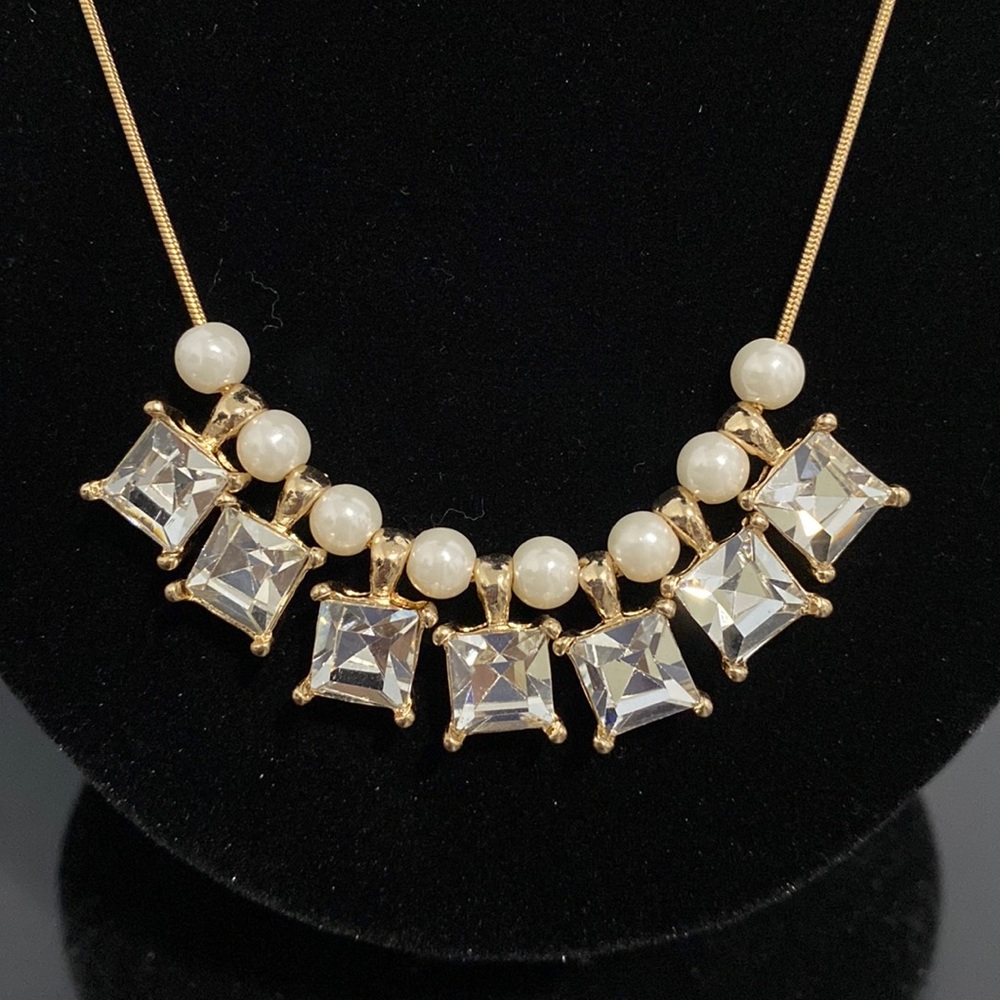 Gold Tone Rhinestone and Faux Pearls Necklace NWOT